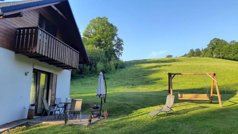 Widok na Domek Partecznik Wisła od strony ogrodu